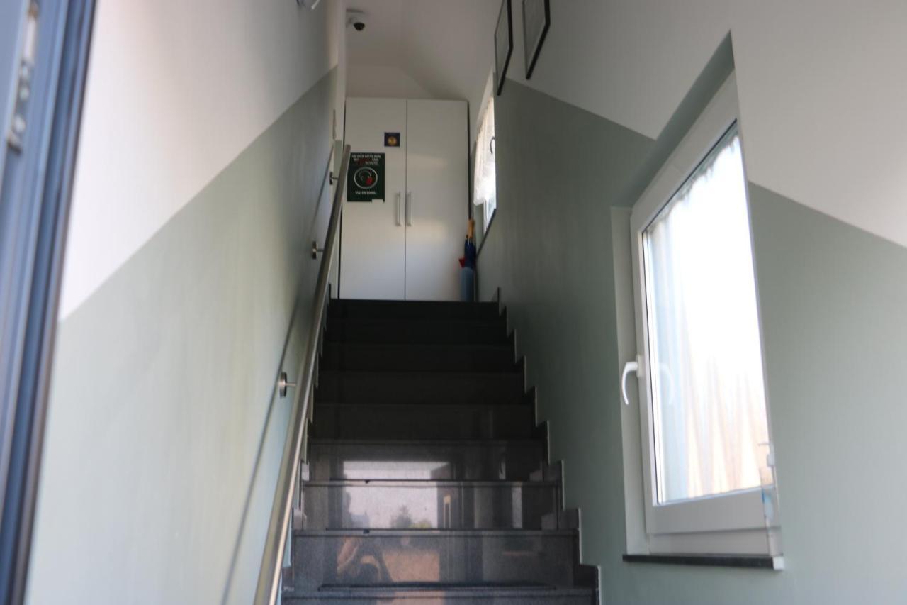 Rooms In Duesseldorf Near The Airport/Fair المظهر الخارجي الصورة
